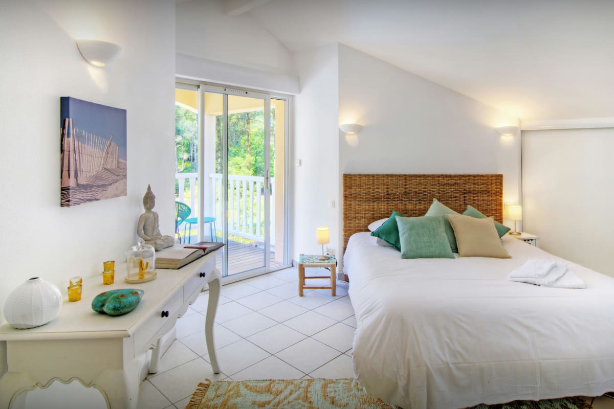 Maison Piscine privée chauffée, à 100m du golf, proche plages - OVO Network 