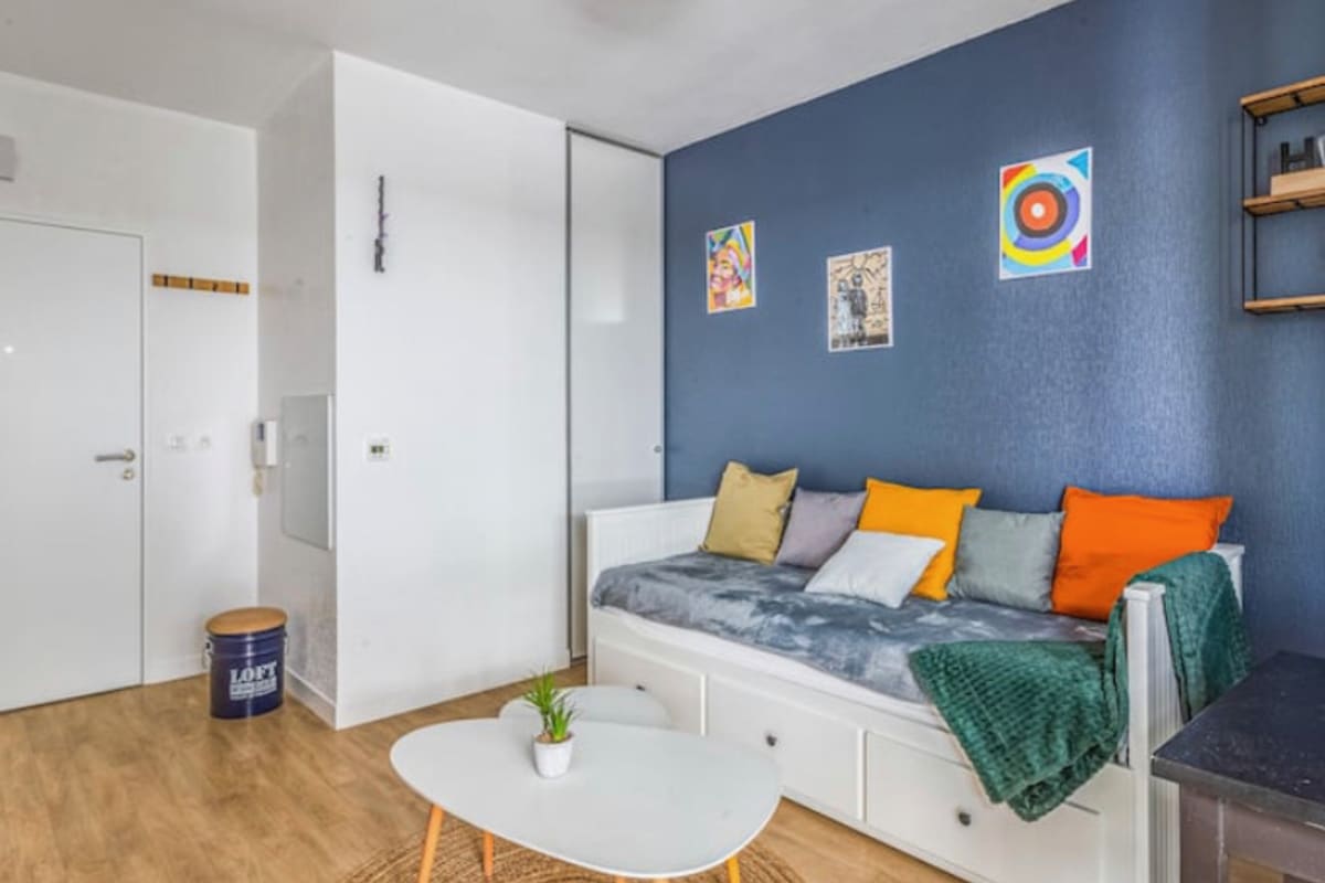  immobilier  Studio avec balcon au cœur de La Rochelle