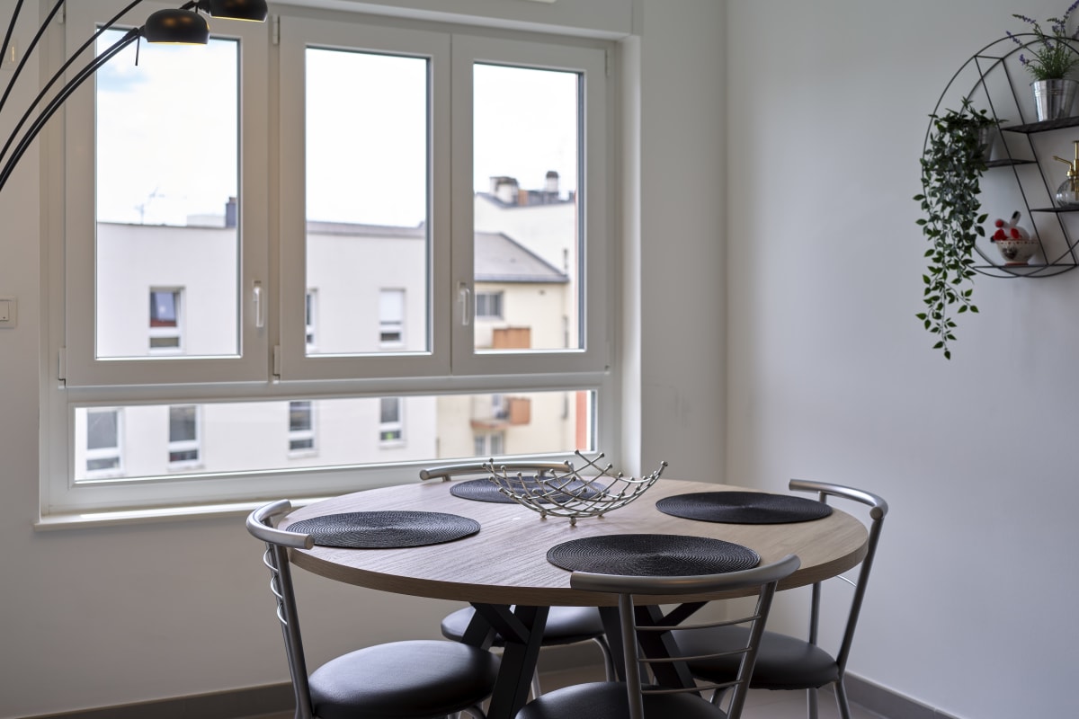 Immobilier Dans les étoiles - 2 chambres proche centre ville avec parking inclus  
