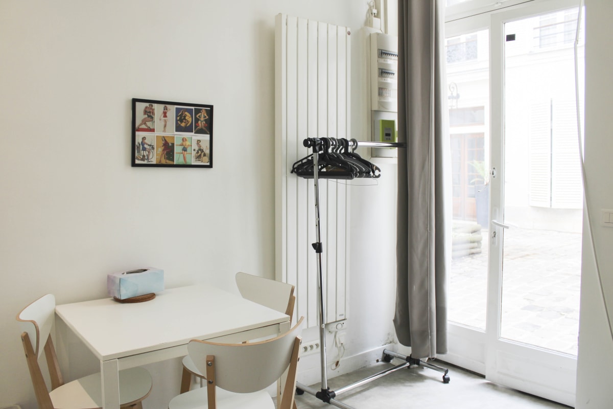 Immobilier Studio cosy sur cour - Centre de Paris   
