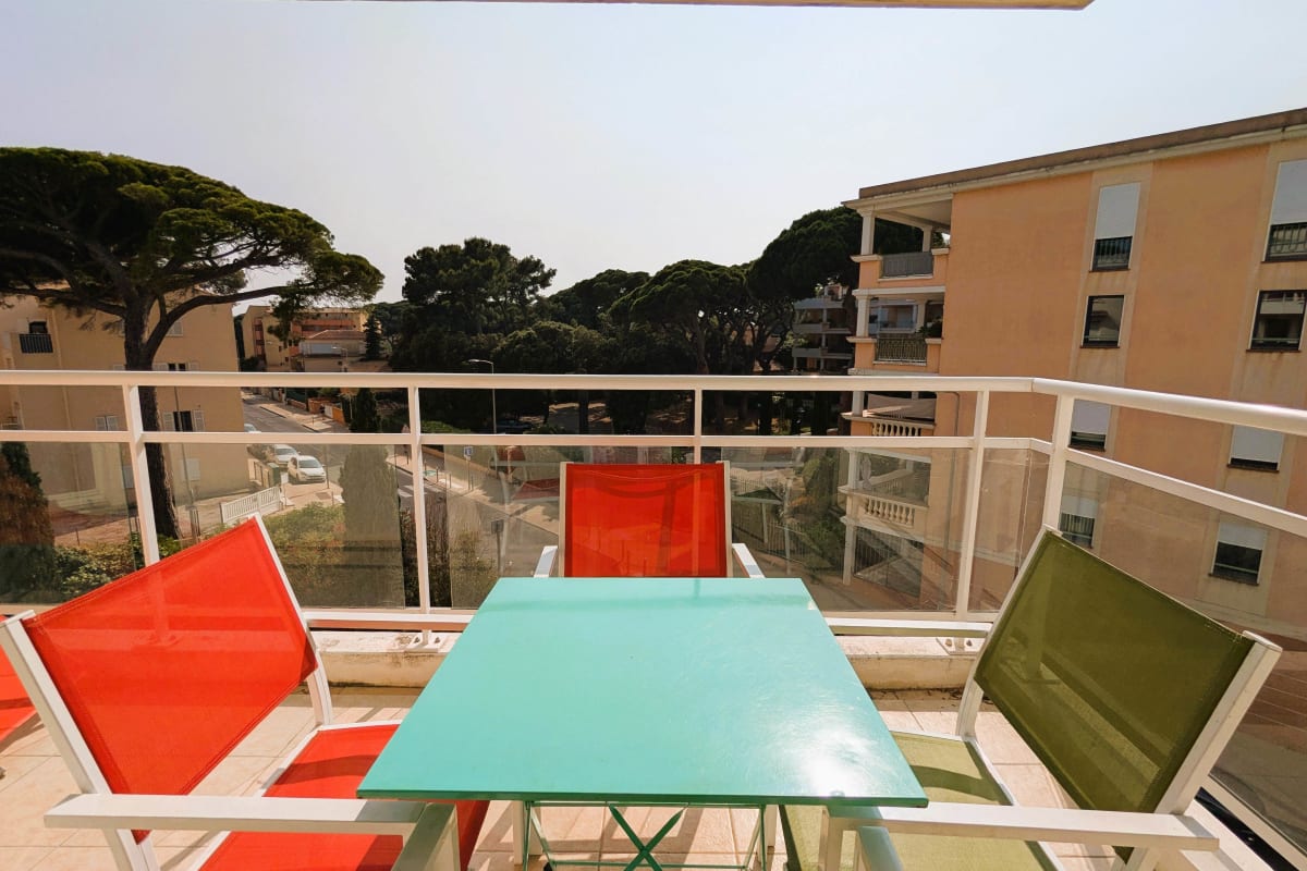  immobilier  Appartement de 70m² avec piscine à 2 pas du port
