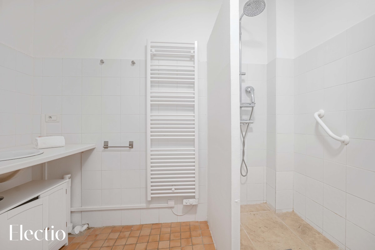  Maison Alena | Place centrale Lourmarin 