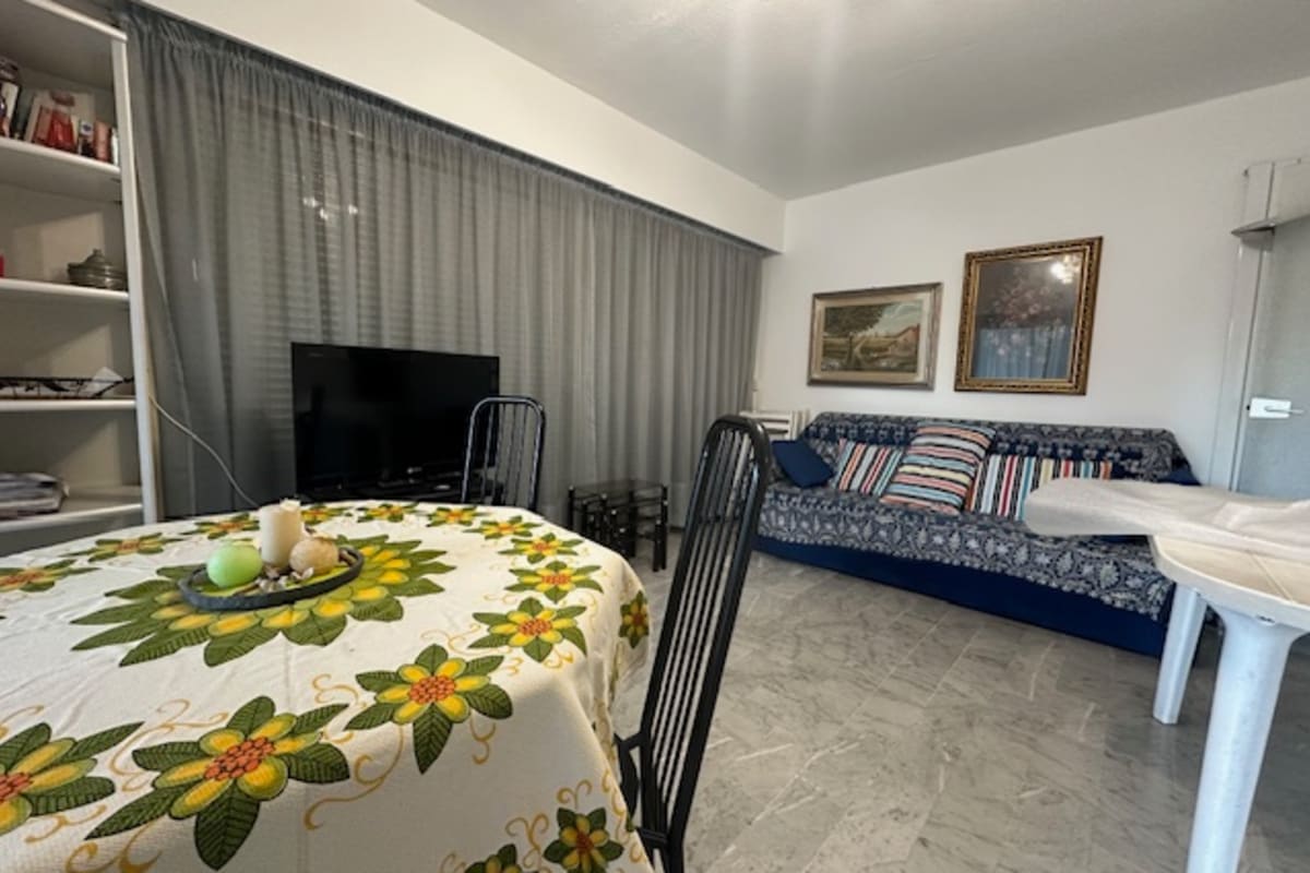 Appartement Charmant 2 pièces d'angle de 51 m² à Antibes 