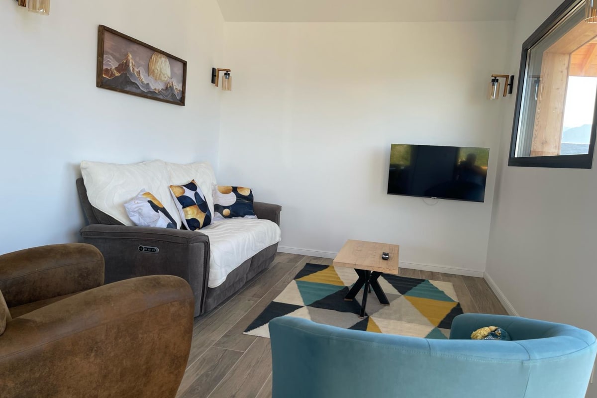 Immobilier Maison spacieuse avec vue imprenable, Puy-Sanières  