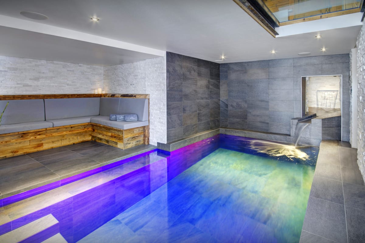  Chalet Séjour alpin tout luxe pour 15 - cinema, piscine et spa - OVO Network