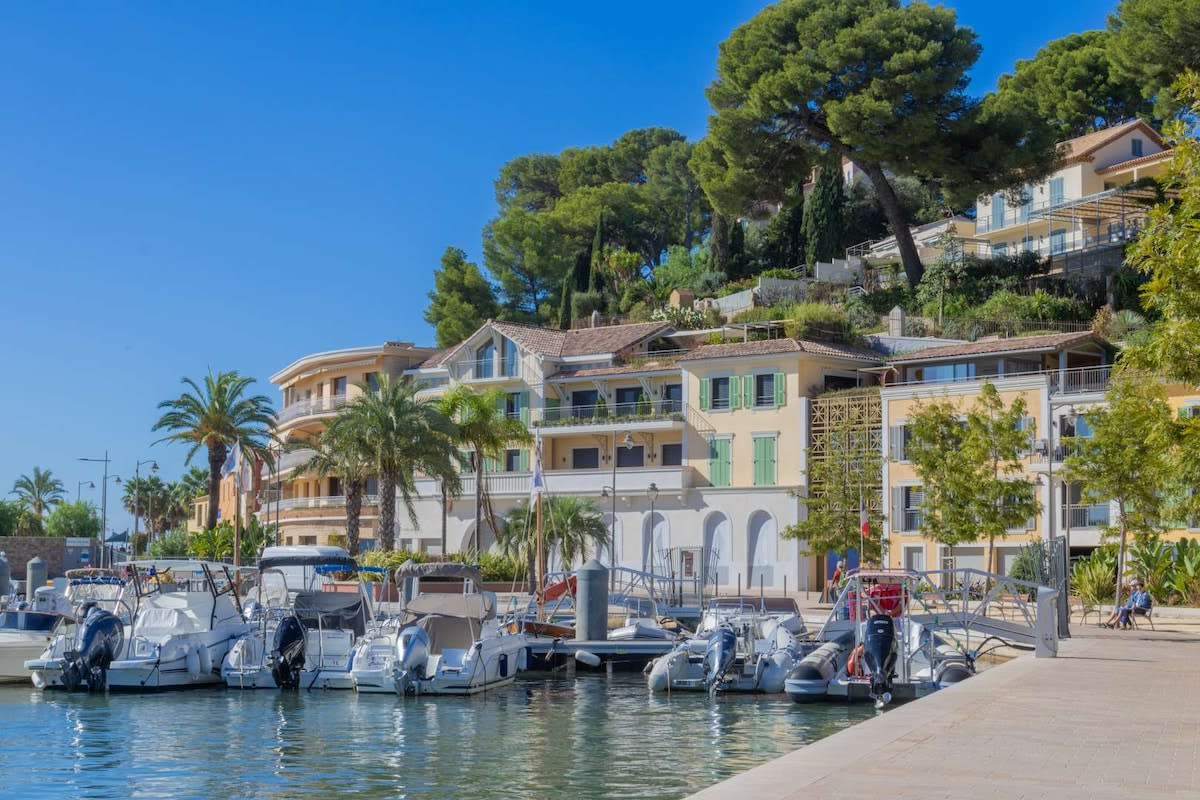 Magnifique T2 - Centre Sanary & Parking privé - Senaya