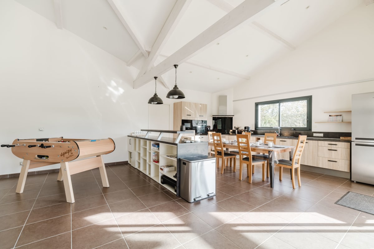 Maison Belle villa contemporaine 201 m2 avec piscine 