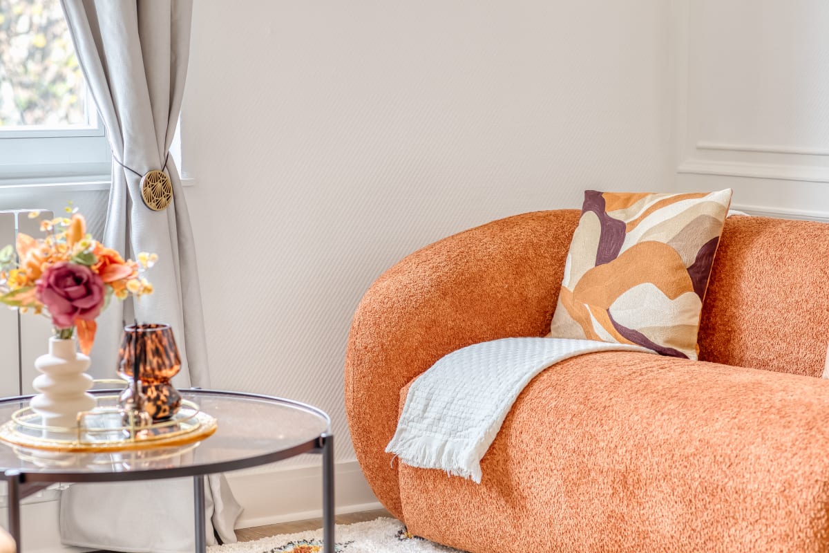 Immobilier Le Lauroise, magnifique F2 place des Carmes  