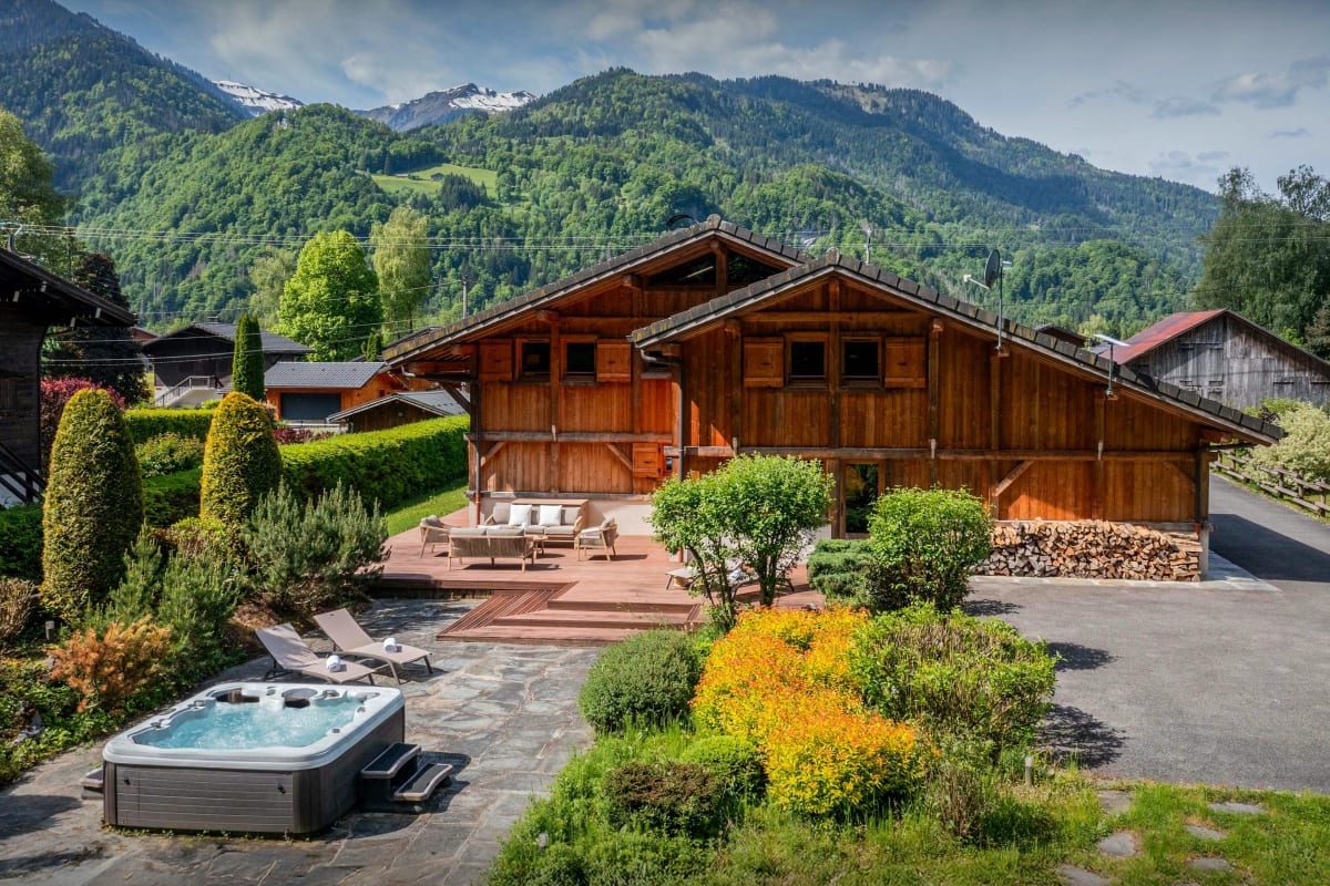  Chalet Séjour authentique dans les Alpes pour 12 - OVO Network