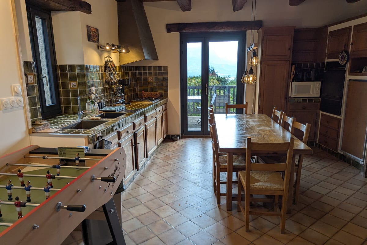 Maison   Grande maison familiale proche lac et stations