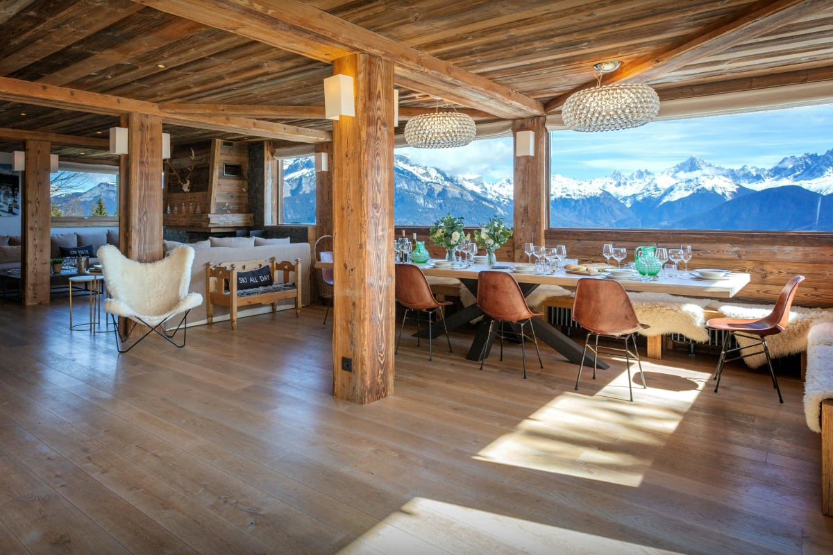 Chalet Skis aux pieds pour 13 avec vue sur le mont Blanc - OVO Network 