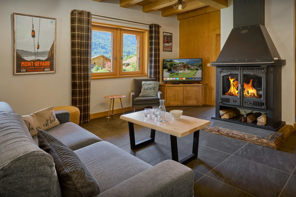 Immobilier Chalet pour 12 près du centre de Samoëns - OVO Network  