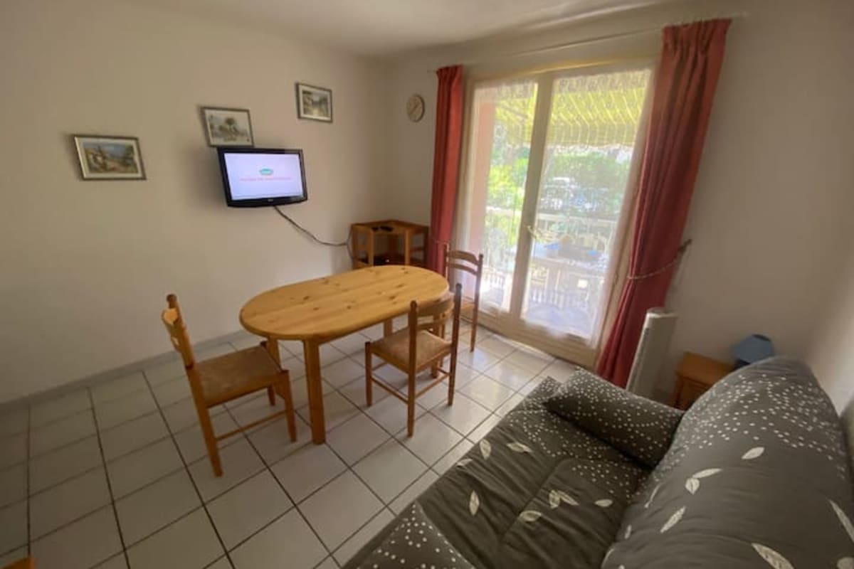 Studio climatisé avec baclon à Saint Raphaël