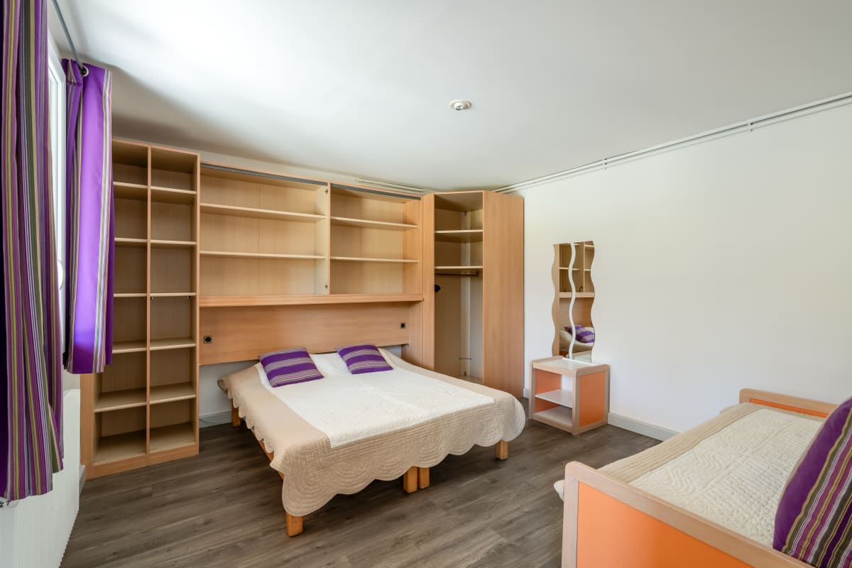 Maison Logement avec piscine et jardin 