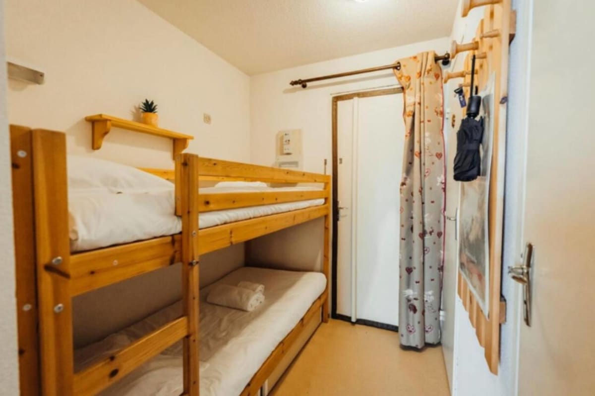 Appartement   Studio avec balcon et parking privé