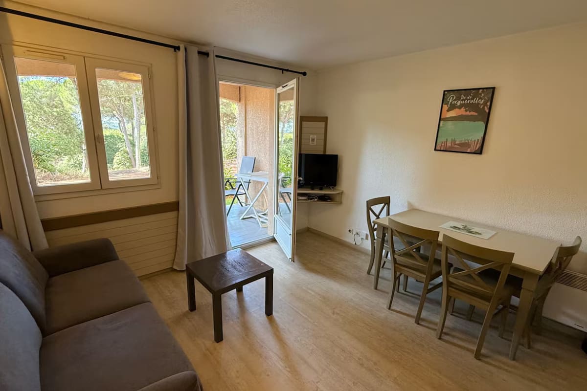  Appartement Studio à Saint-Raphaël avec Piscine & Tennis