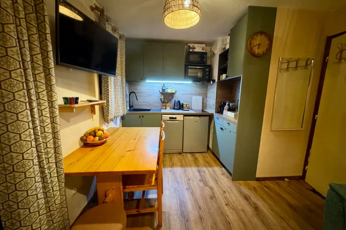 Appartement Charmant appartement avec jardin et parking privé 