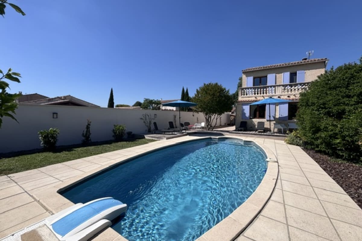 Immobilier Les Volets Bleus - piscine privée  