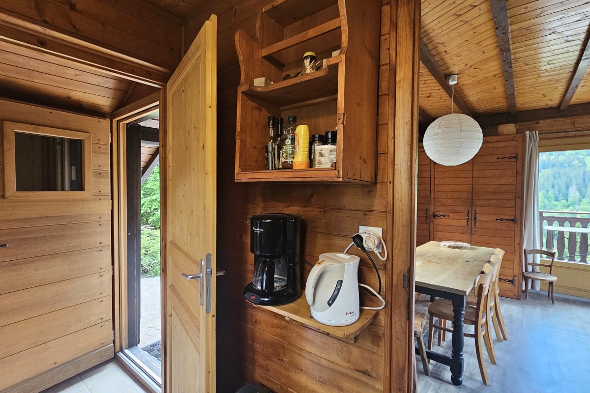  immobilier  Chalet lumineux, vue montagne & accès pistes