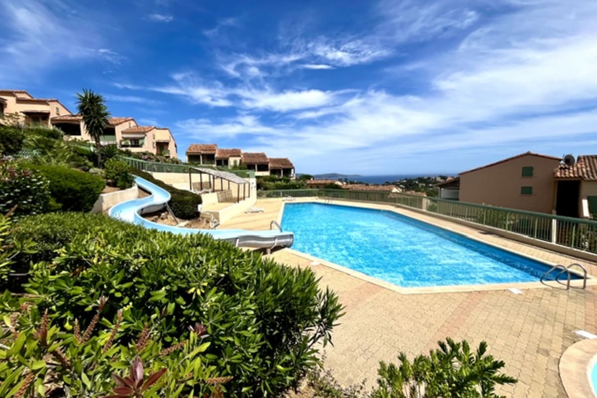  Mazet 3* avec terrasse, piscine et parking 