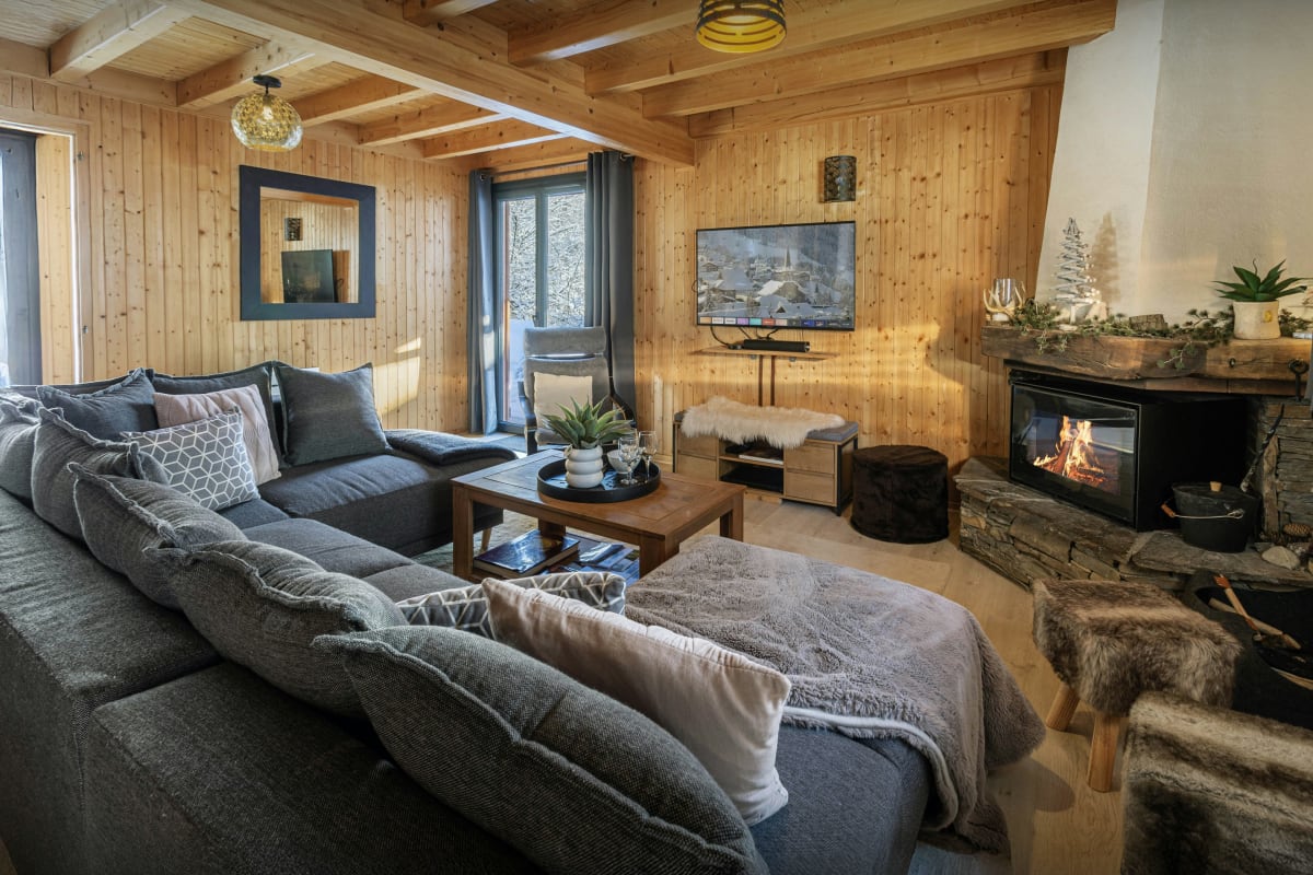  immobilier  Vacances avec piscine d’été aux Portes du Soleil - OVO Network