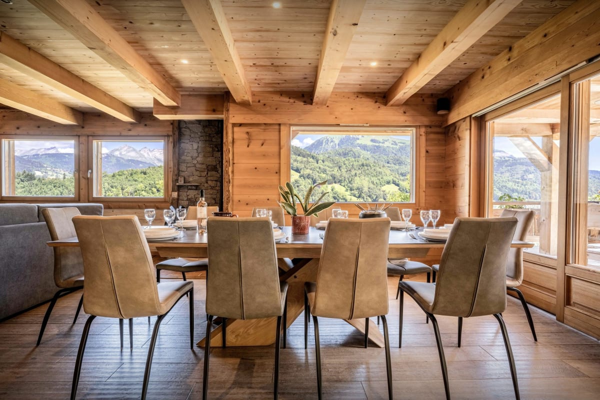  immobilier  Vacances dans les Alpes - piscine, bain nordique & sauna - OVO Network