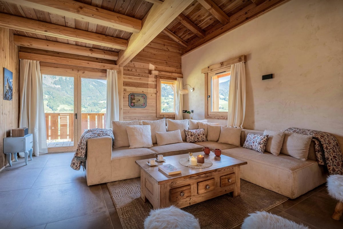 Chalet   Chalet récent pour 14 avec jacuzzi, terrasse, panorama - OVO Network