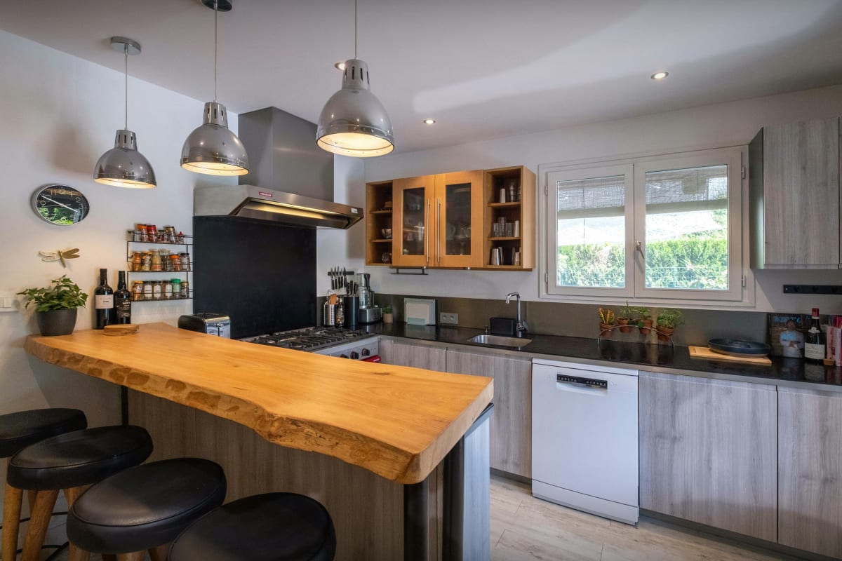 Immobilier Villa pour 8 personnes avec piscine, jacuzzi, climatisation - OVO Network  