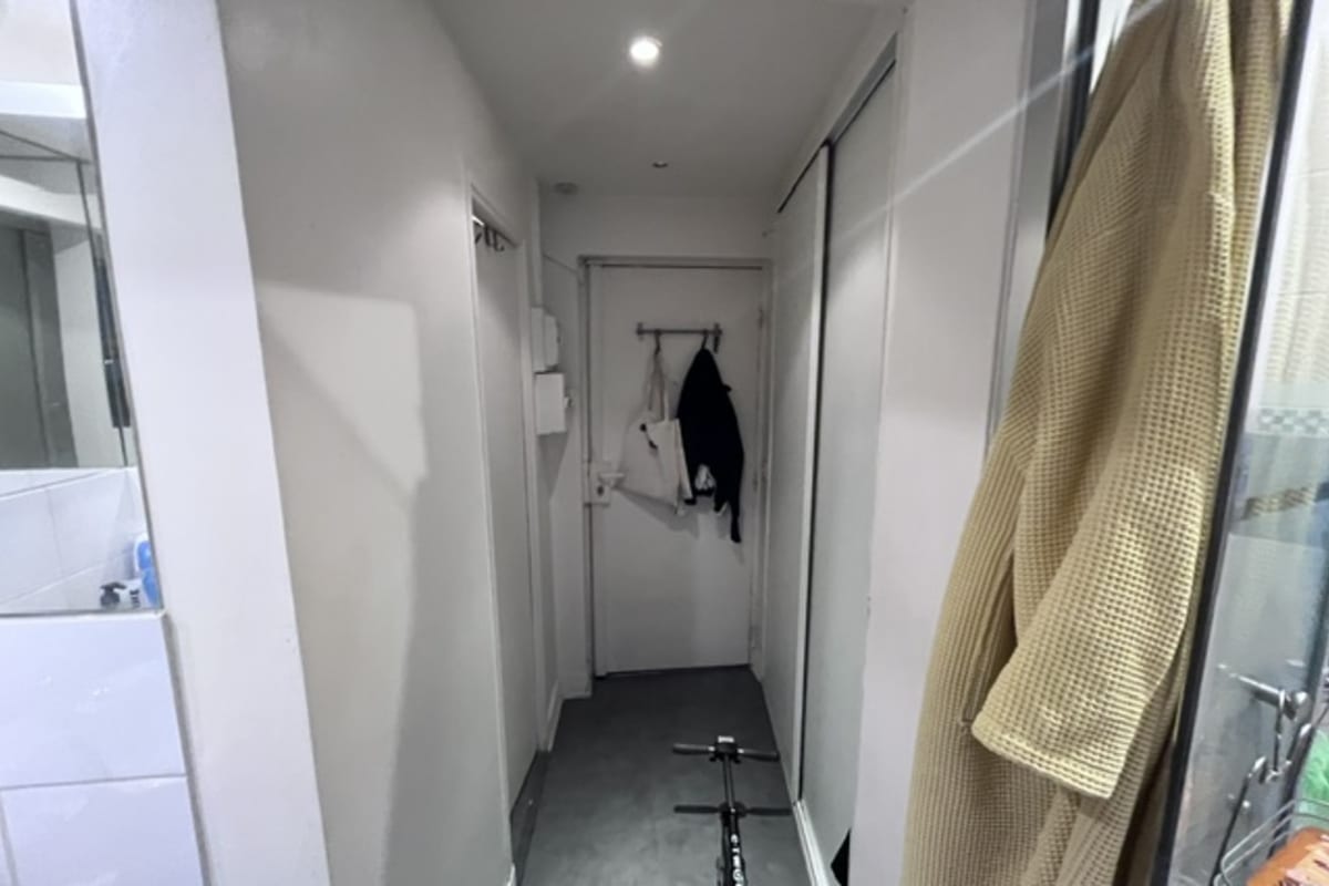  Grand studio avec balcon à Paris 10 