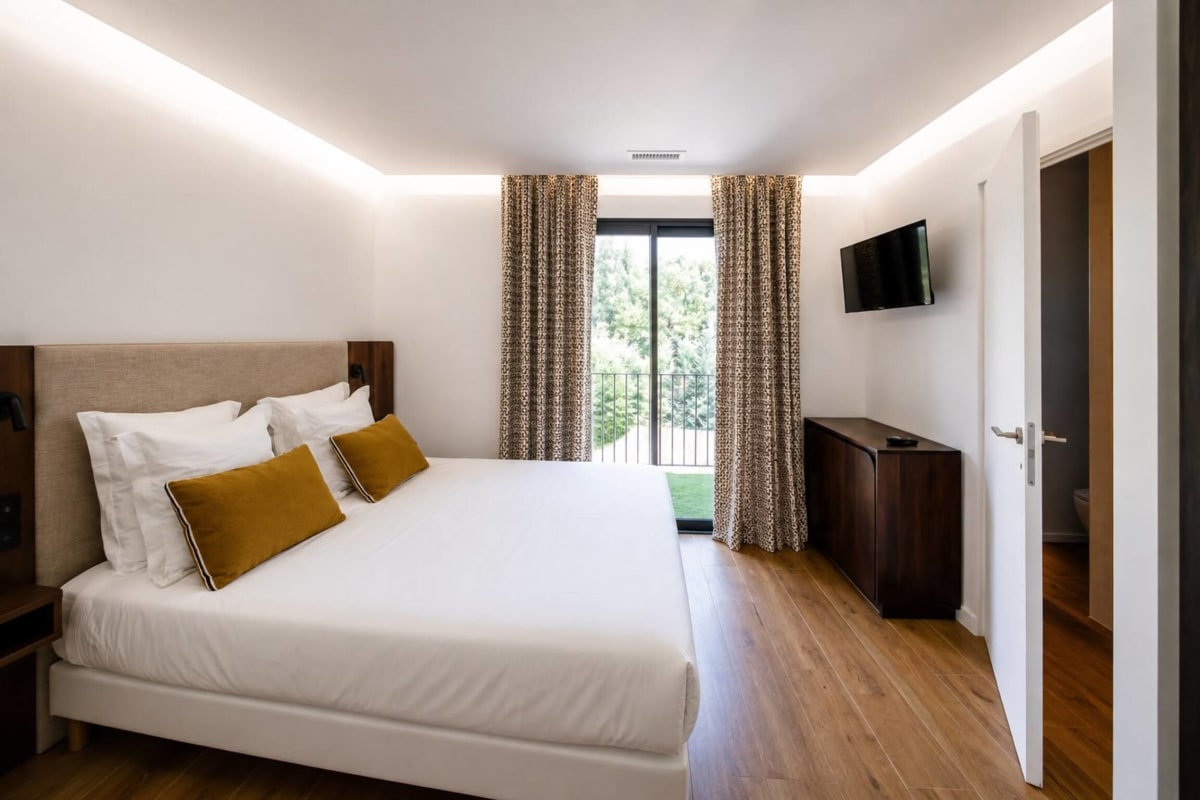  immobilier  La Bâtisse - Piscine & Jardin - Luberon