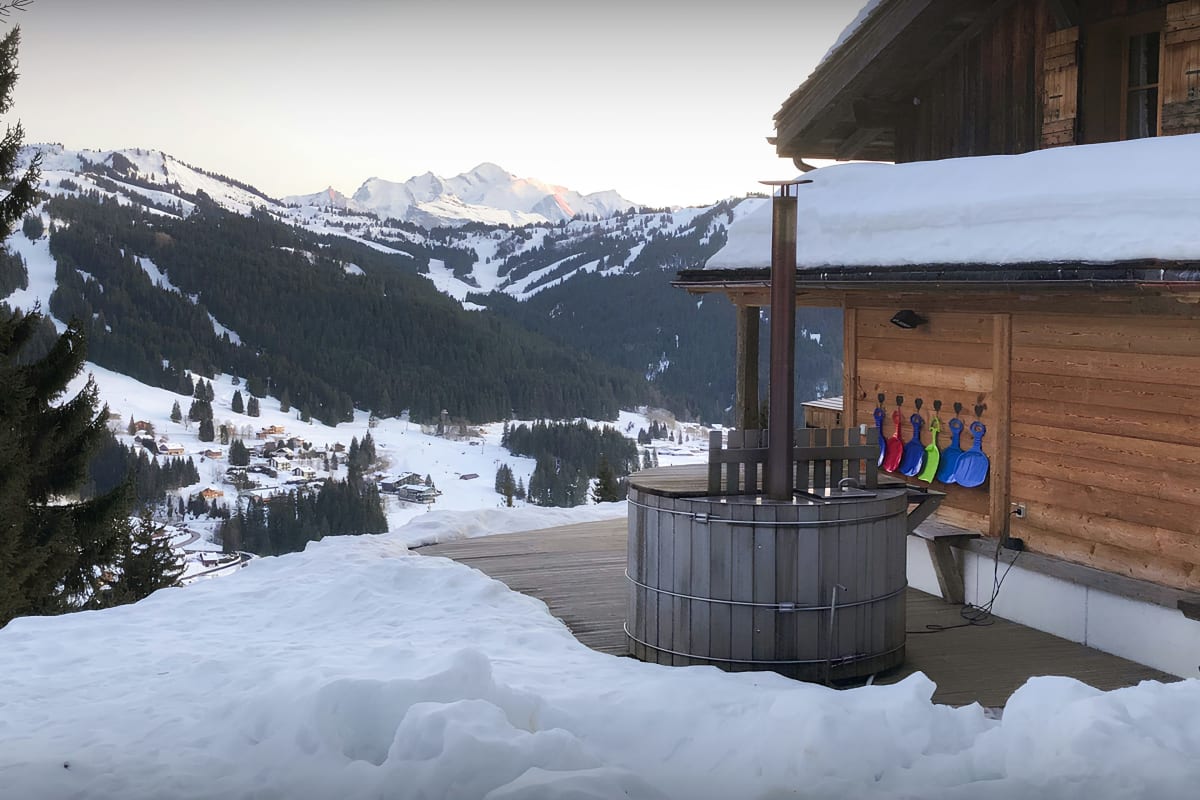 Chalet Chalet skis aux pieds pour 15 avec sauna et jacuzzi - OVO Network 