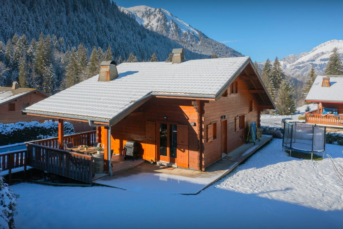 Vacances avec piscine d’été aux Portes du Soleil - OVO Network