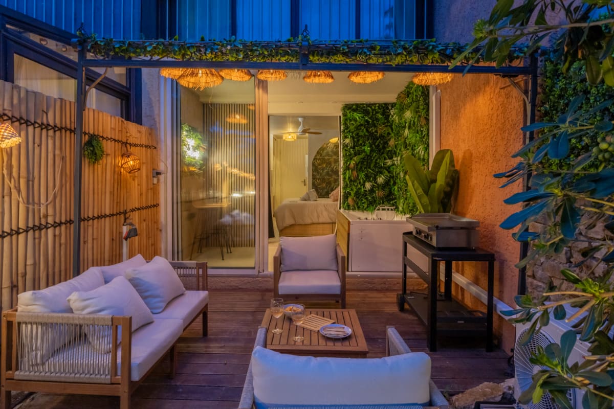  Appartement Suite Balinaise - Balnéo privée et  Jardin Secret