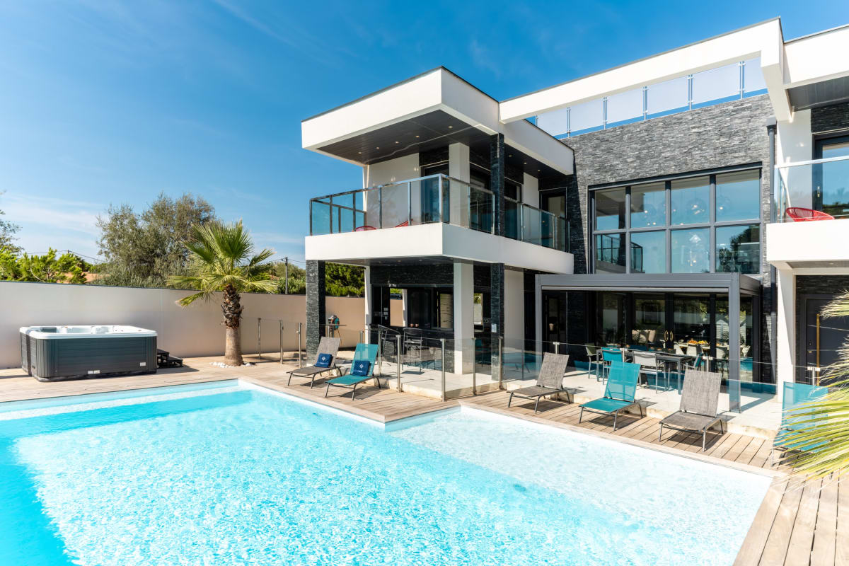 Villa Les Vagues • Piscine, jacuzzi & plage à 500 m