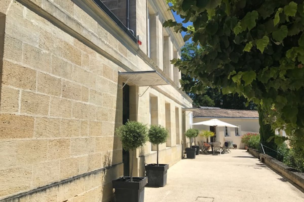  immobilier  Château La Tuilière, maison du XIXe au milieu de son vignoble