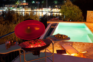 Outside barbecue grill for holiday gourmands