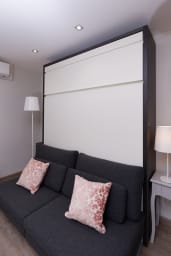 canapé, armoire lit fermée