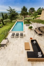 vacances de reve avec vue exceptionnelle Gordes piscine chauffée