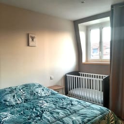 chambre 1 avec lit bébé