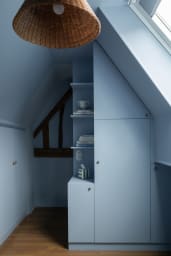 Chambre tout confort avec rangements