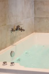 Baignoire balnéo