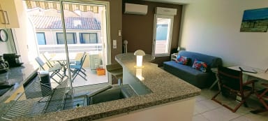 Charming 2-room Apartment With Balcony In The City - Bandol
