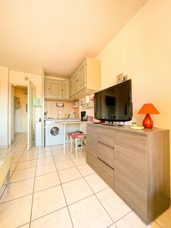 Appartement   Appt lumineux avec piscine 