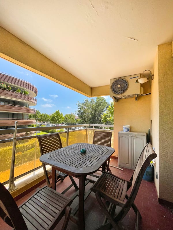 Appartement   Joli Studio Avec Balcon Proche De La Plage 