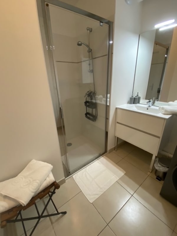Immobilier Appartement agréable à 2 min à pied de la plage  