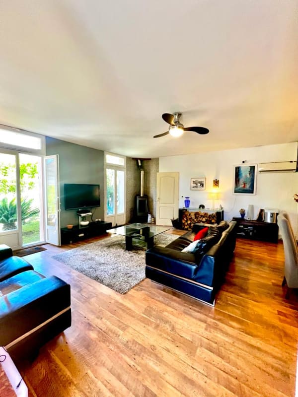 Maison   Maison de vacances au centre-ville d'Antibes avec piscine privée