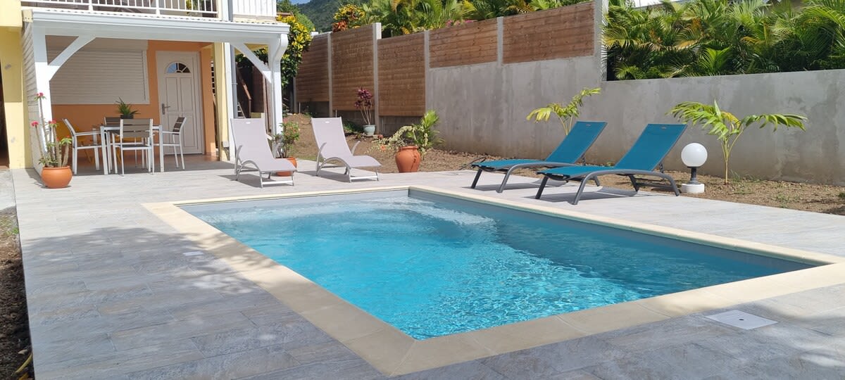  Appartement 972A - Magnifique rez-de-chaussée avec piscine  