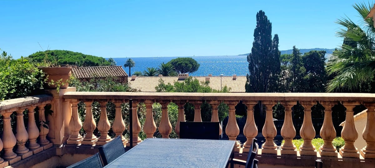 Maison moderne avec vue mer à Sainte-Maxime