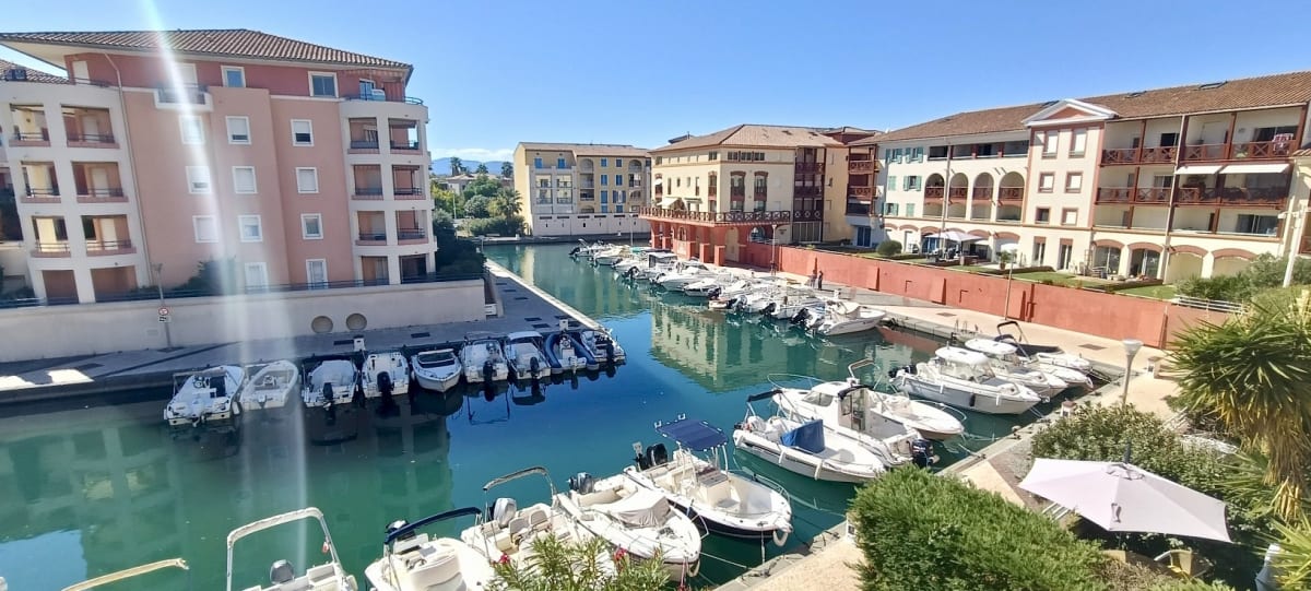 Appartement avec terrasse et vue sur le port