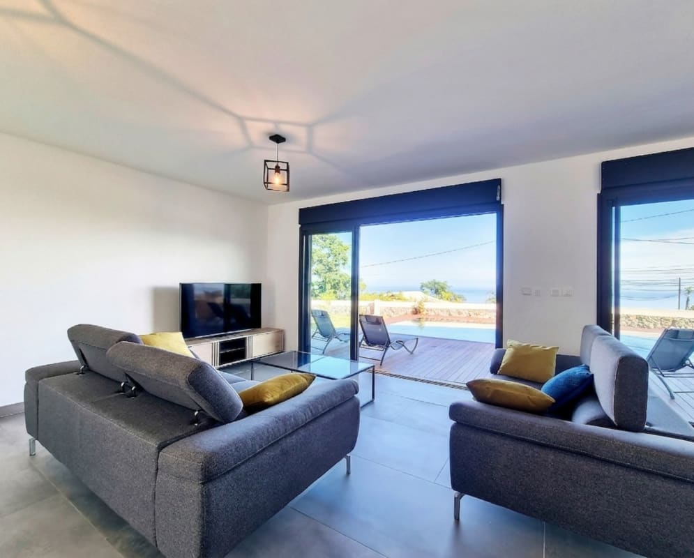  La Villa One - Piscine - Vue mer 
